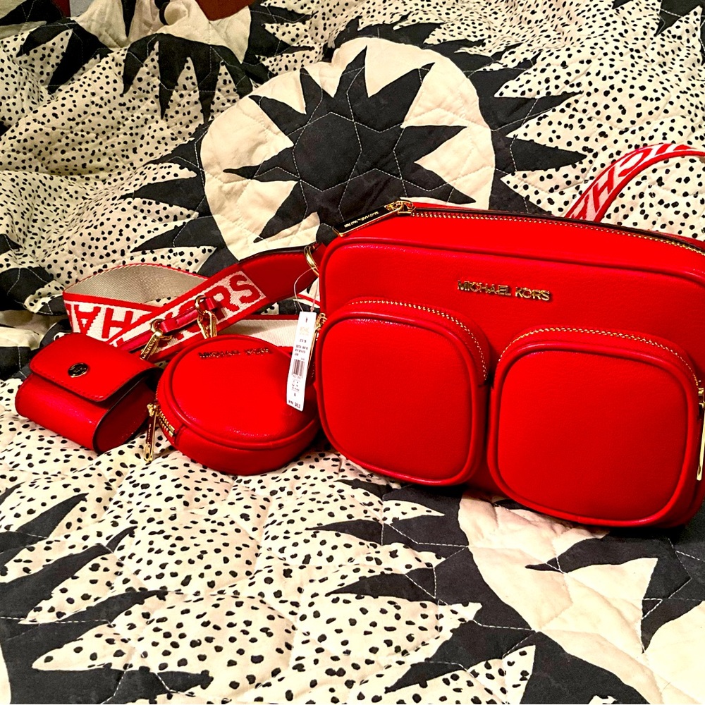 NWT Michael Kors • Jet Set Medium Leather Crossbody Bag w/ AirPod Case (red) - Picture 3 of 10
